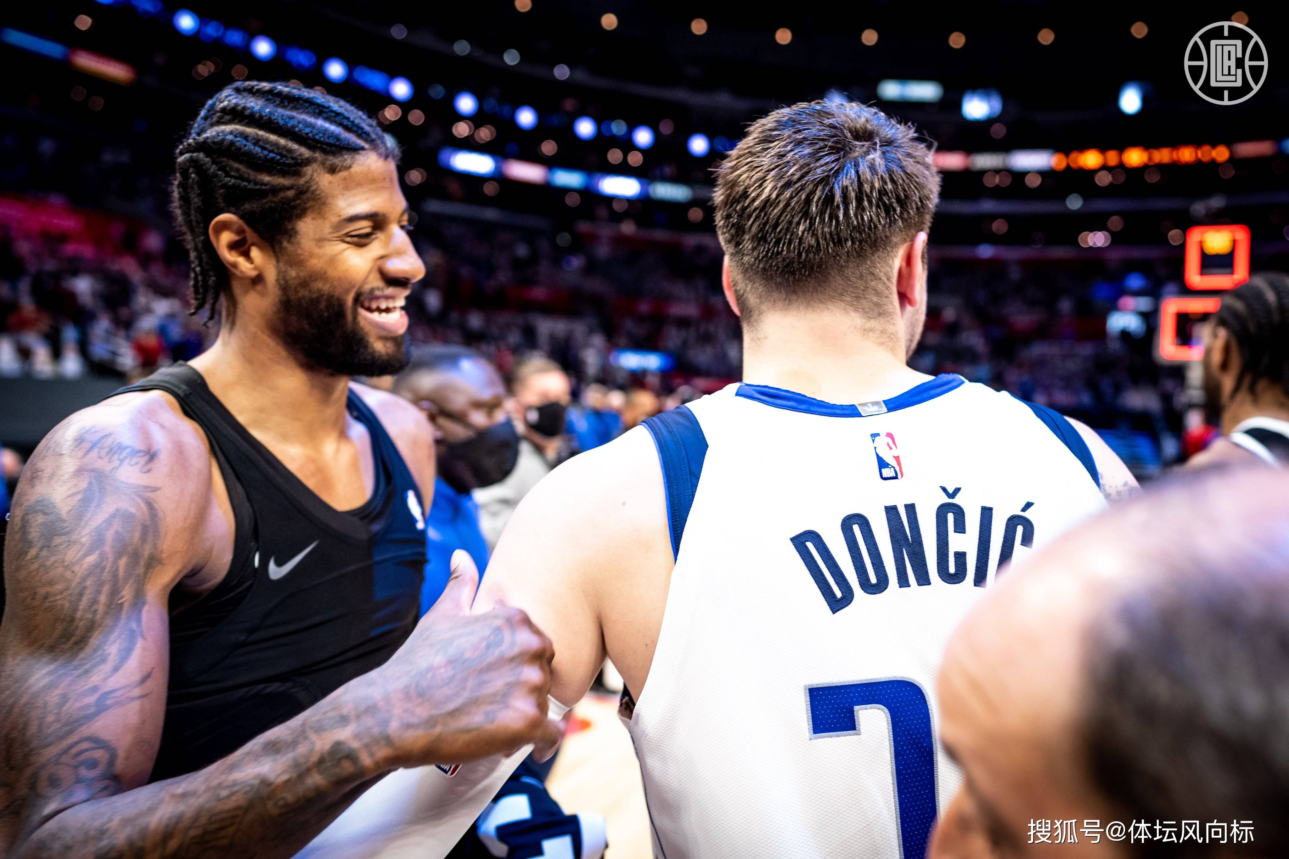 爱游戏网址-一场超级篮球赛即将进入比赛最后阶段